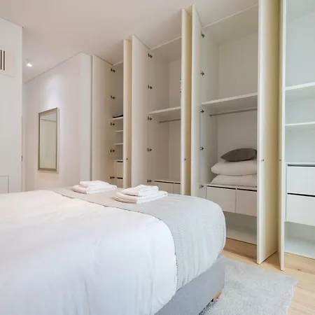 Lovelystay - Hidden Oasis With River View Apartment *