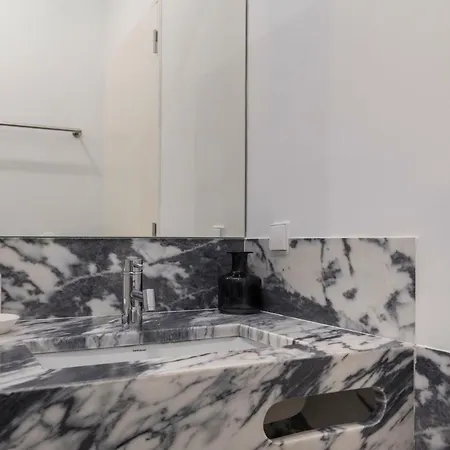 Appartamento Lovelystay - Hidden Oasis With River View
