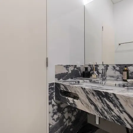 Hidden Oasis 2Bdr Apartment By Lovelystay * Lizbona